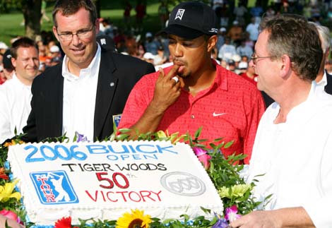 Tiger Woods and 50-Win Cake