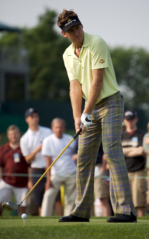 2K7 Memorial Ian Poulter Addressing Ball