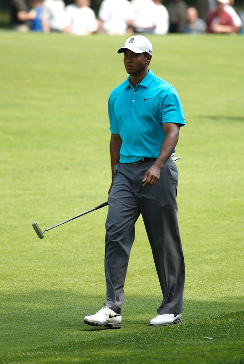 2K7 Memorial Tiger Woods Friday Walking