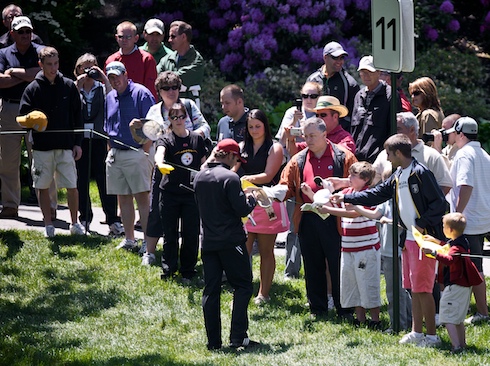 Sergio Garcia Signing Autographs