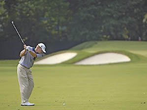 Steve Stricker Swinging