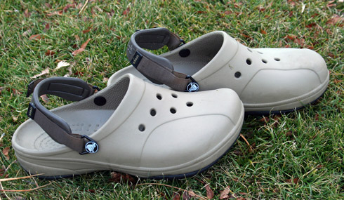 crocs golf sandals