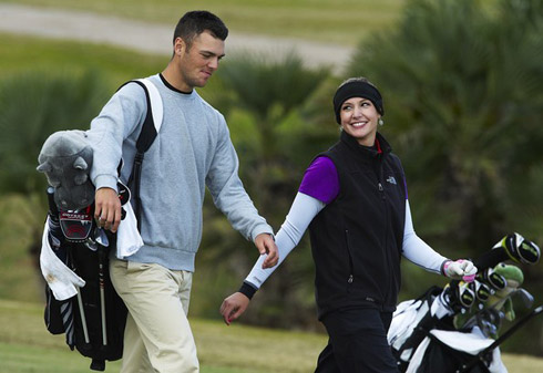 Kaymer Carries Girlfriend's Bag